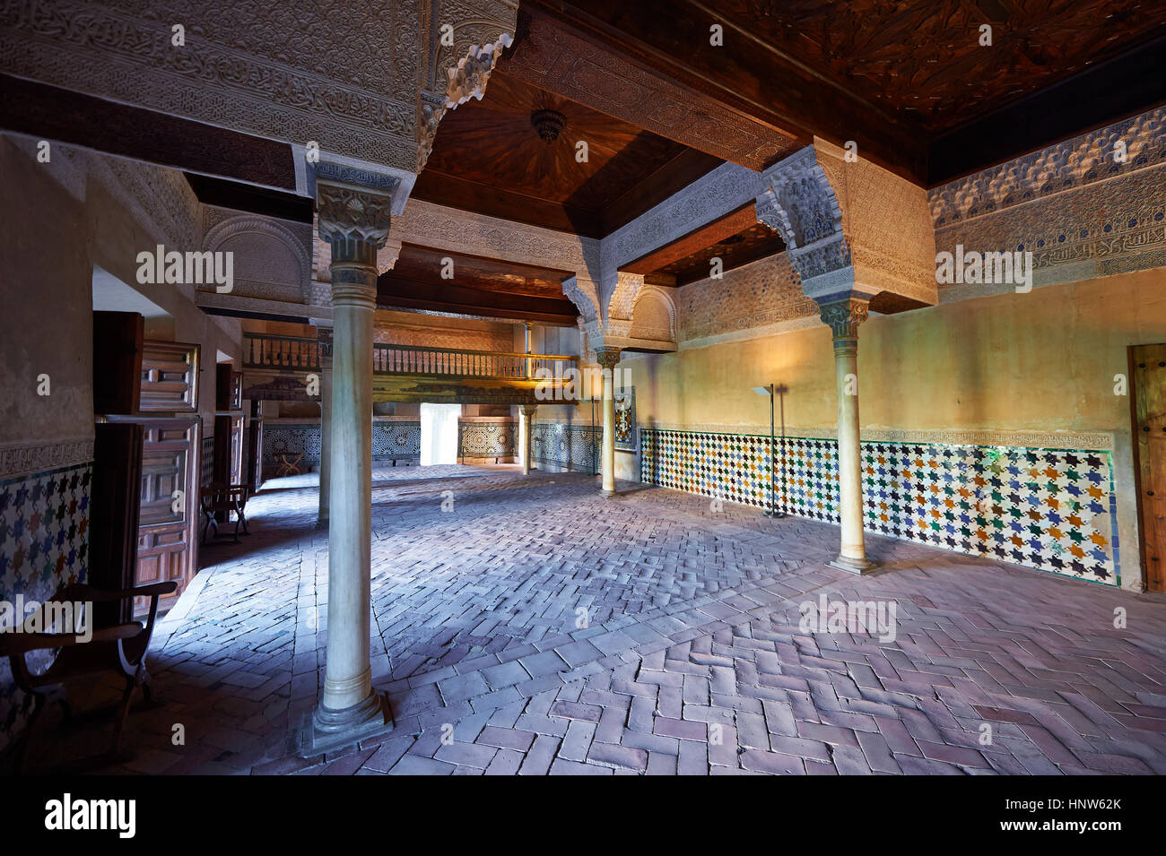 Arabesque maurische Architektur der Mexuar administrative Räume in der Palacios Nazaries. Alhambra, Granada, Andalusien, Spanien. Stockfoto