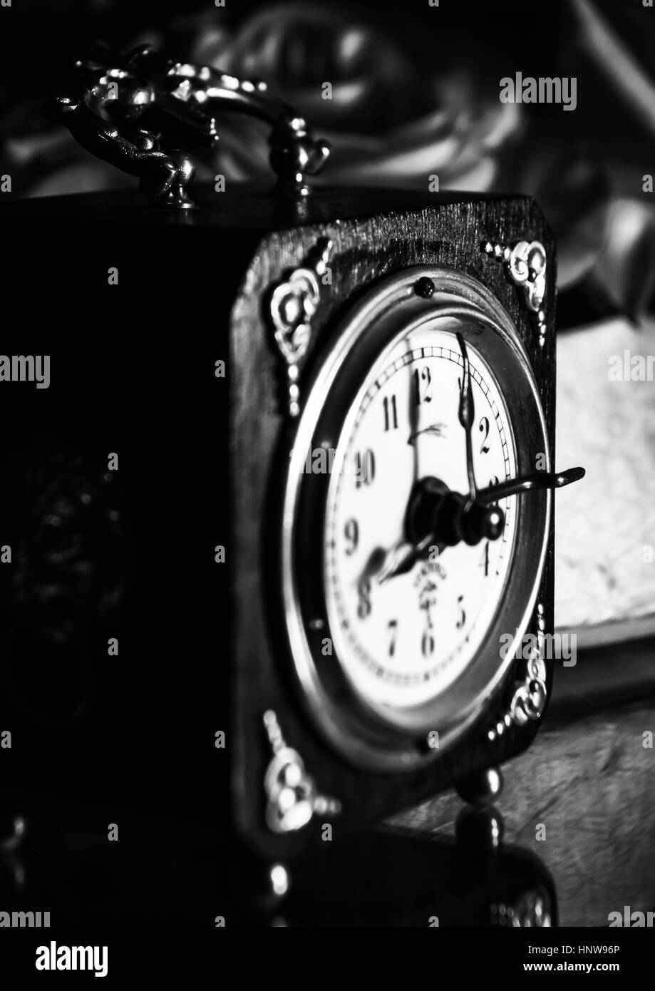 Vintage Wecker schwarz / weiß Stockfoto