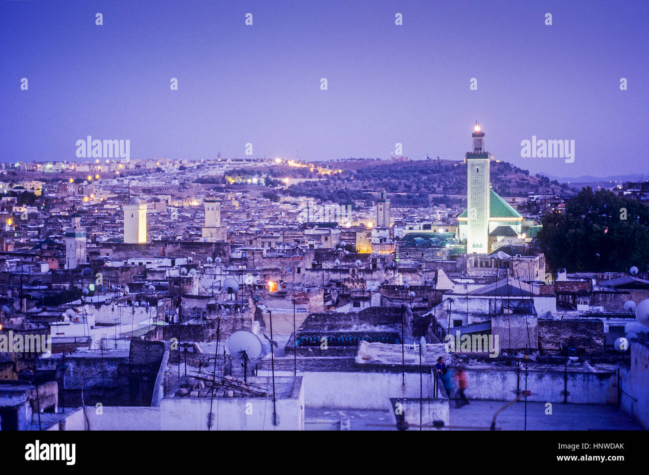 Skyline. Erhöhte Blick über die Medina, Weltkulturerbe der UNESCO, Fes, Marokko, Afrika. Stockfoto