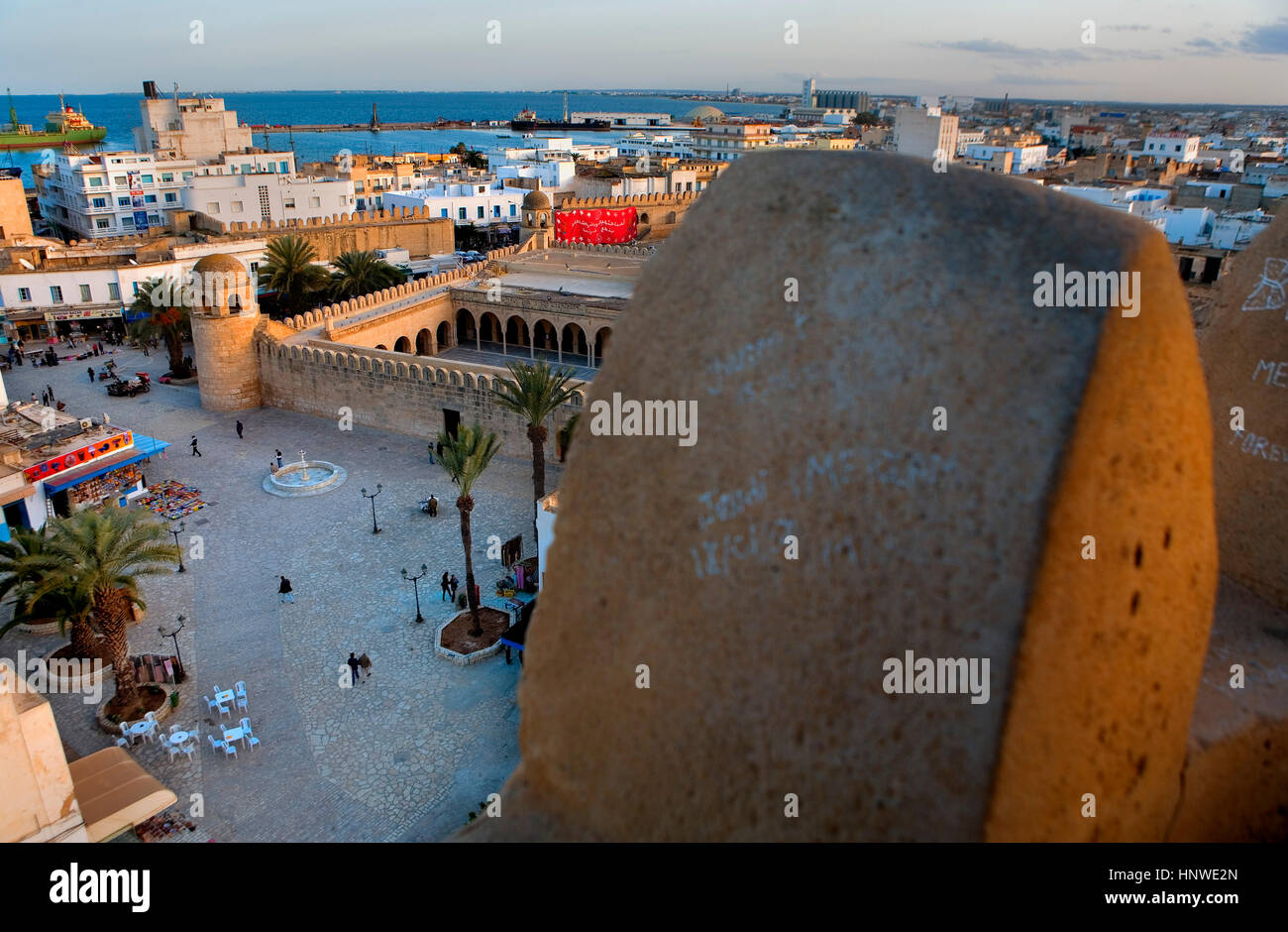 Tunez: Sousse.Sousse und große Moschee, vom Turm des Ribat gesehen. Stockfoto