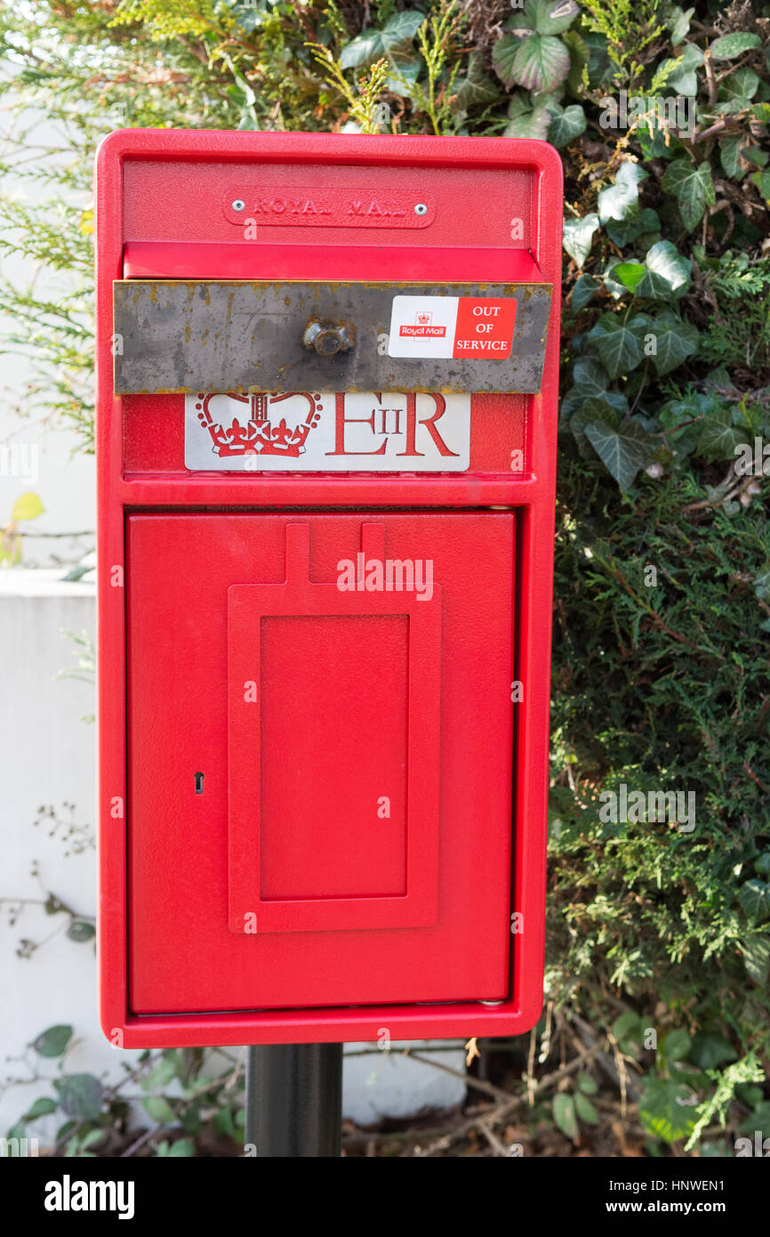 Brandneue Royal Mail-Briefkasten (Lampe-Box-Design), noch nicht in Verwendung - England, UK Stockfoto