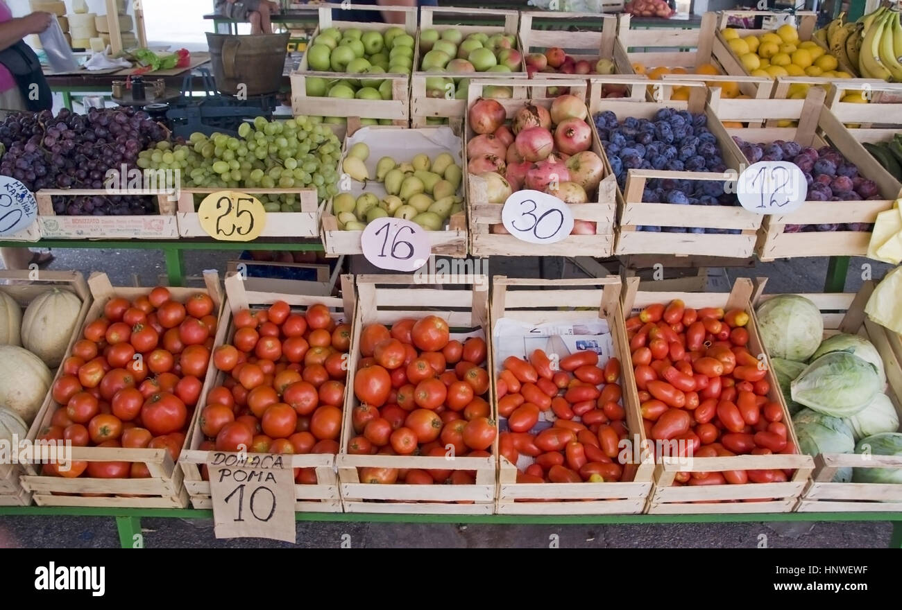 Marktstand Mit Obst Und Gemuese, Fernsehreihe - Früchte einen Gemüse-Markt, Kroatien Stockfoto