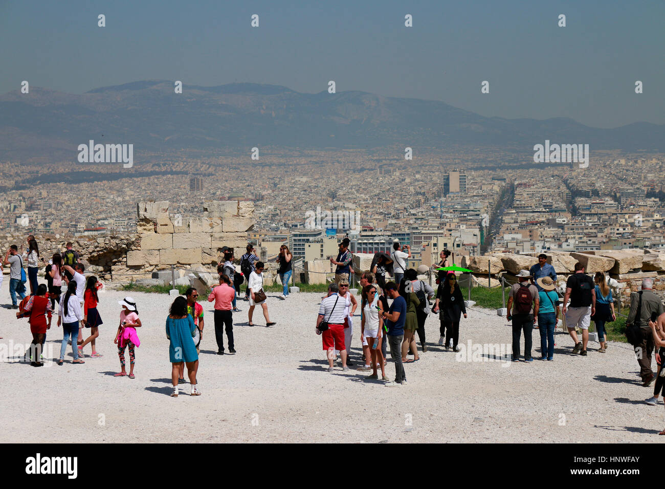 Touristen ein der Akropolis, Athen, Griechenland. Stockfoto