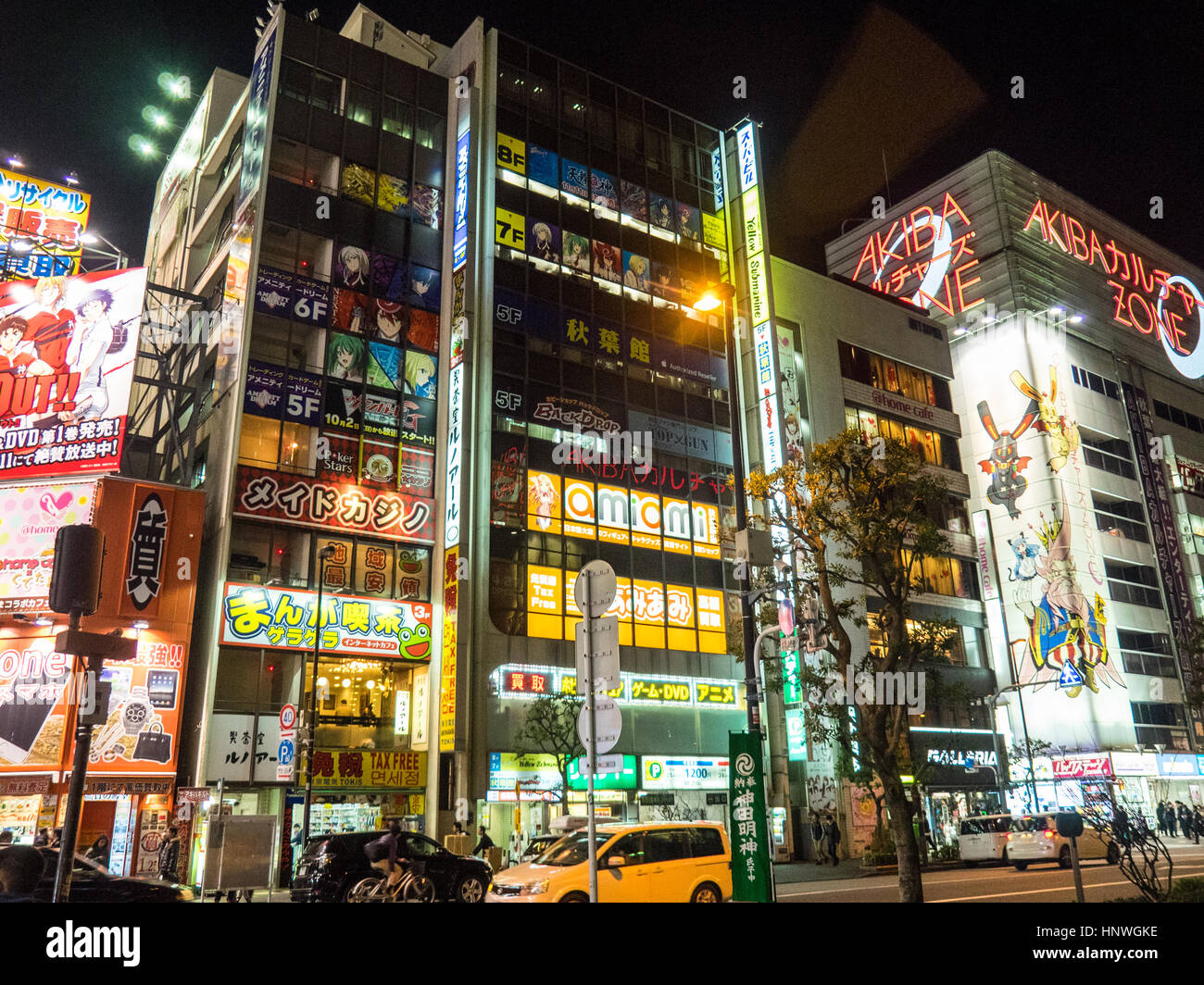 Den hellen Lichtern und Straßenbild von Akihabara, Tokyo, das Mekka der gamer und Anime und Manga-Kultur. Stockfoto