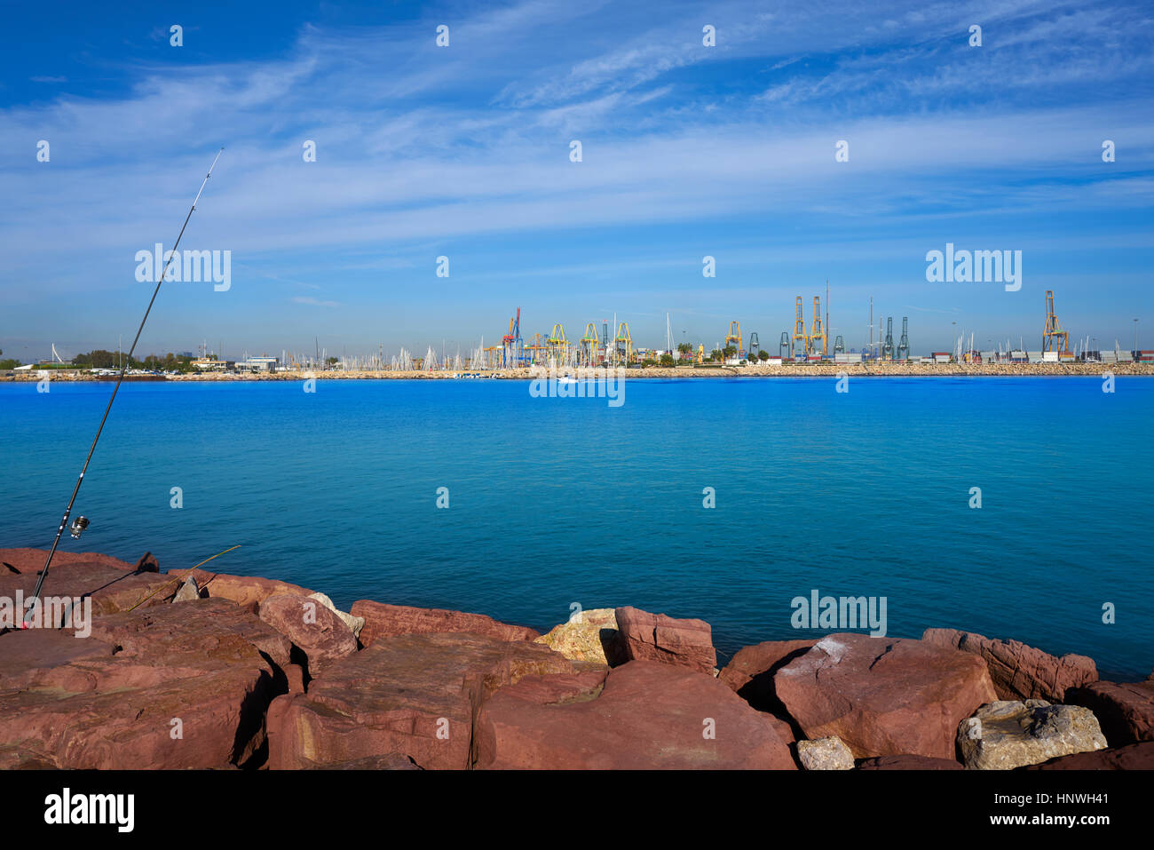 Valencia-Hafen und Marina-Blick vom Pinedo in Spanien Stockfoto