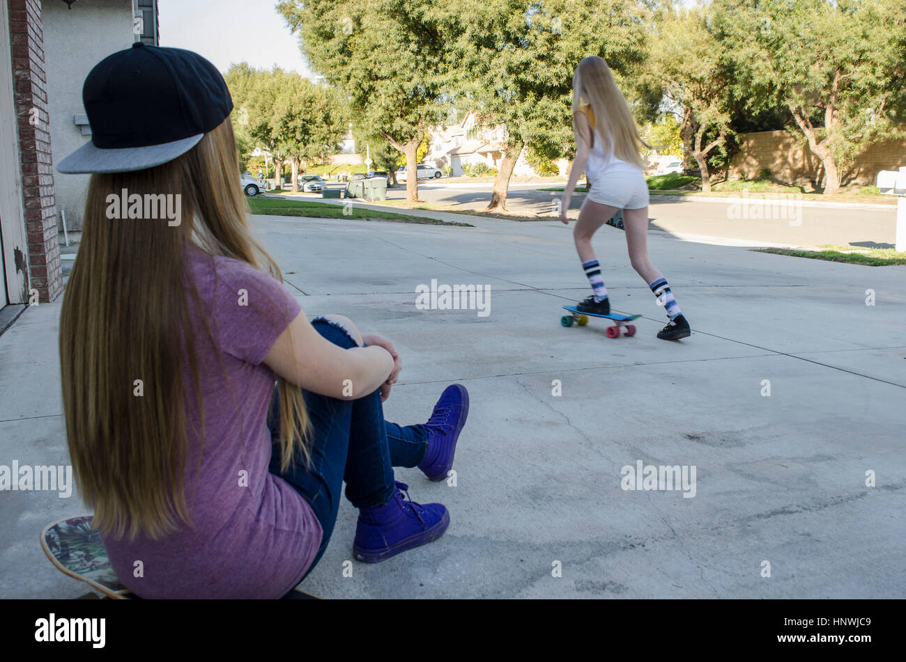 Skinny Jeans Girl Stockfotos & Skinny Jeans Girl Bilder - Alamy