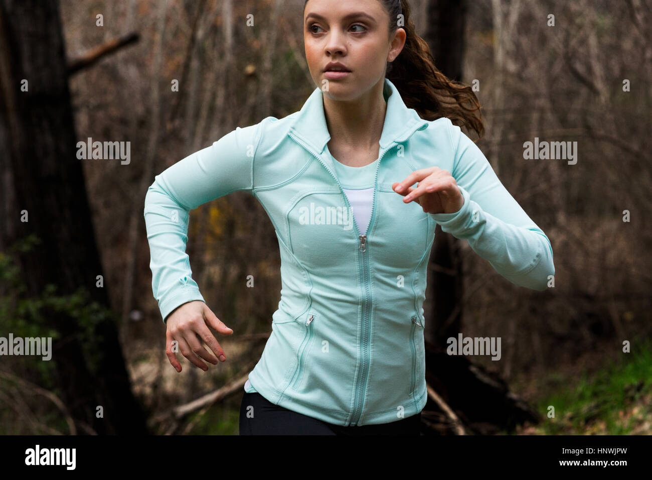 Junge Frau, Sport treiben, im freien laufen Stockfoto