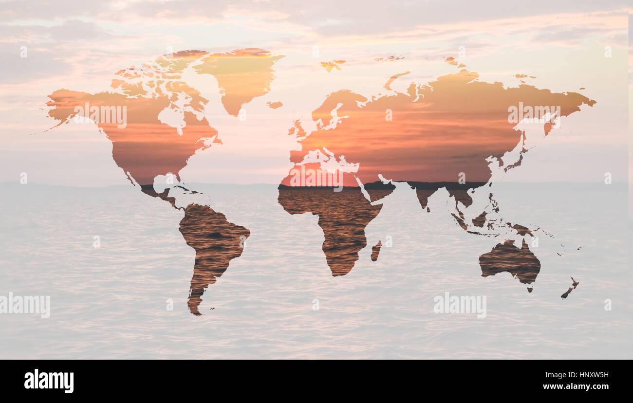 Weltkarte auf ruhigen Mitternacht Sonnenuntergang überlagert Stockfoto
