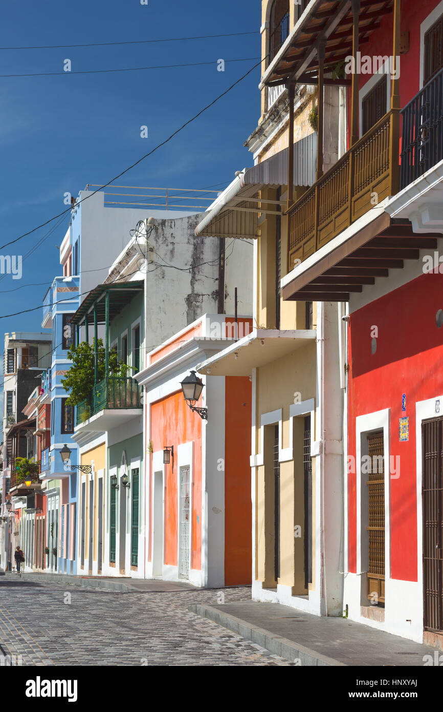 BUNTE GEBÄUDE FASSADEN CALLE LUNA ALTSTADT SAN JUAN PUERTO RICO Stockfoto