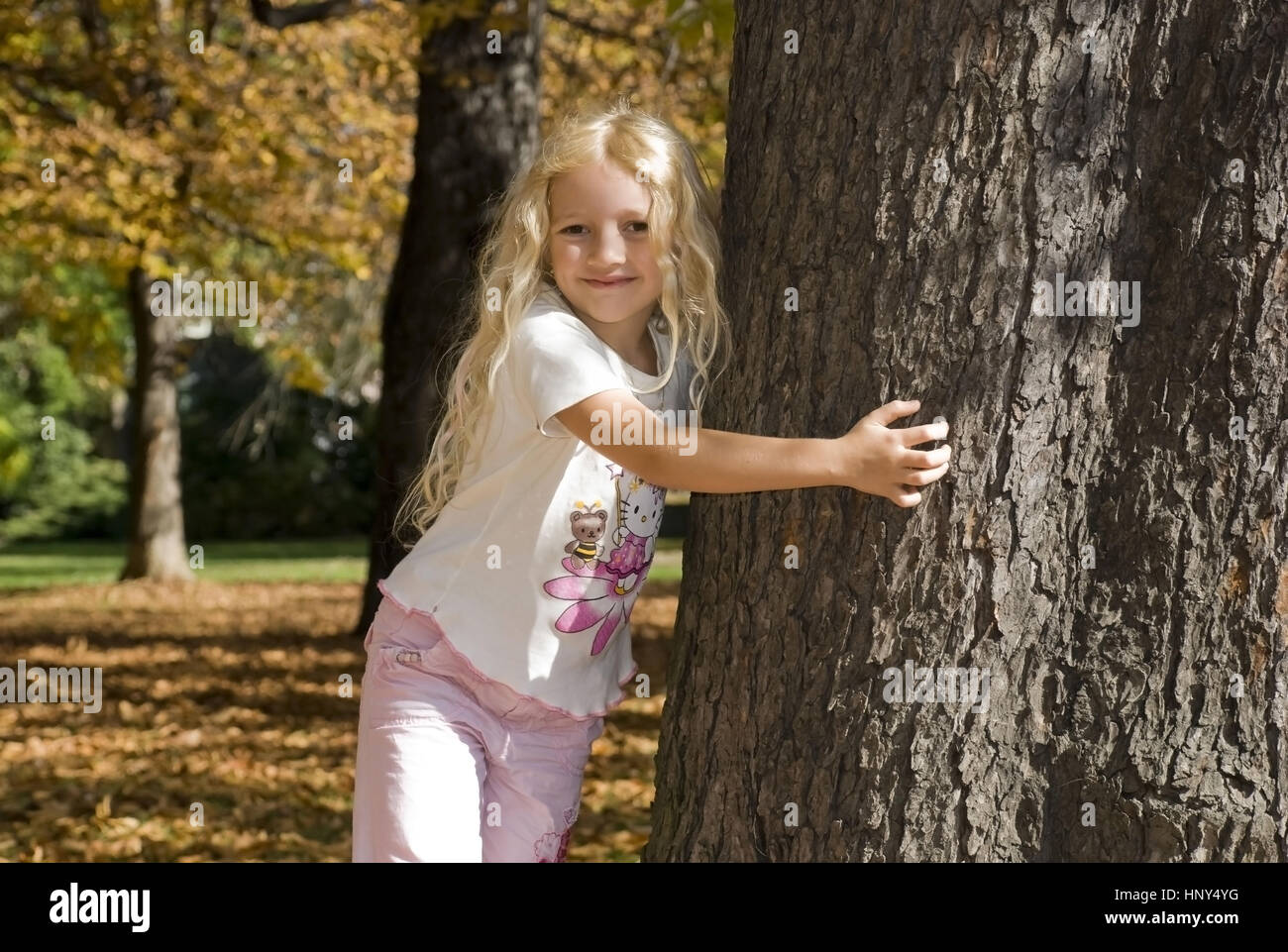 Model Release, Blondinen näher Im Herbst - Blondine im Herbst Stockfoto