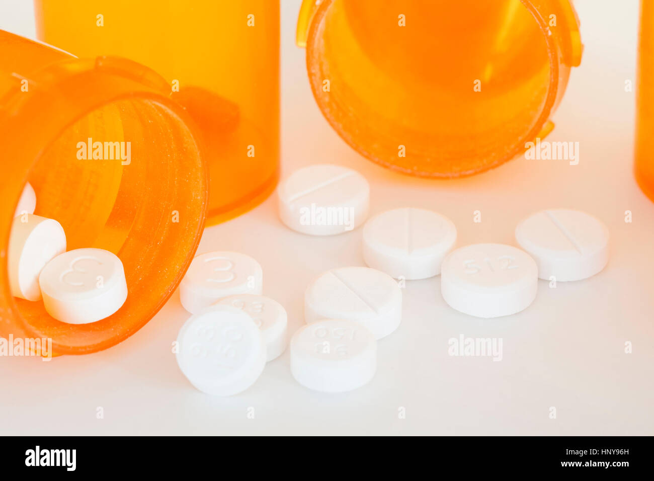Verschreibungspflichtige Medikamente, Pillen, Opioide, Flaschen - USA Stockfoto
