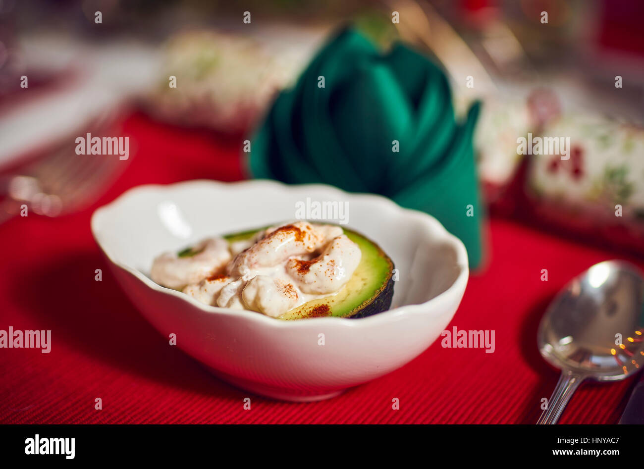 Weihnachten Prawn cocktail und Avocado Vorspeise Stockfoto
