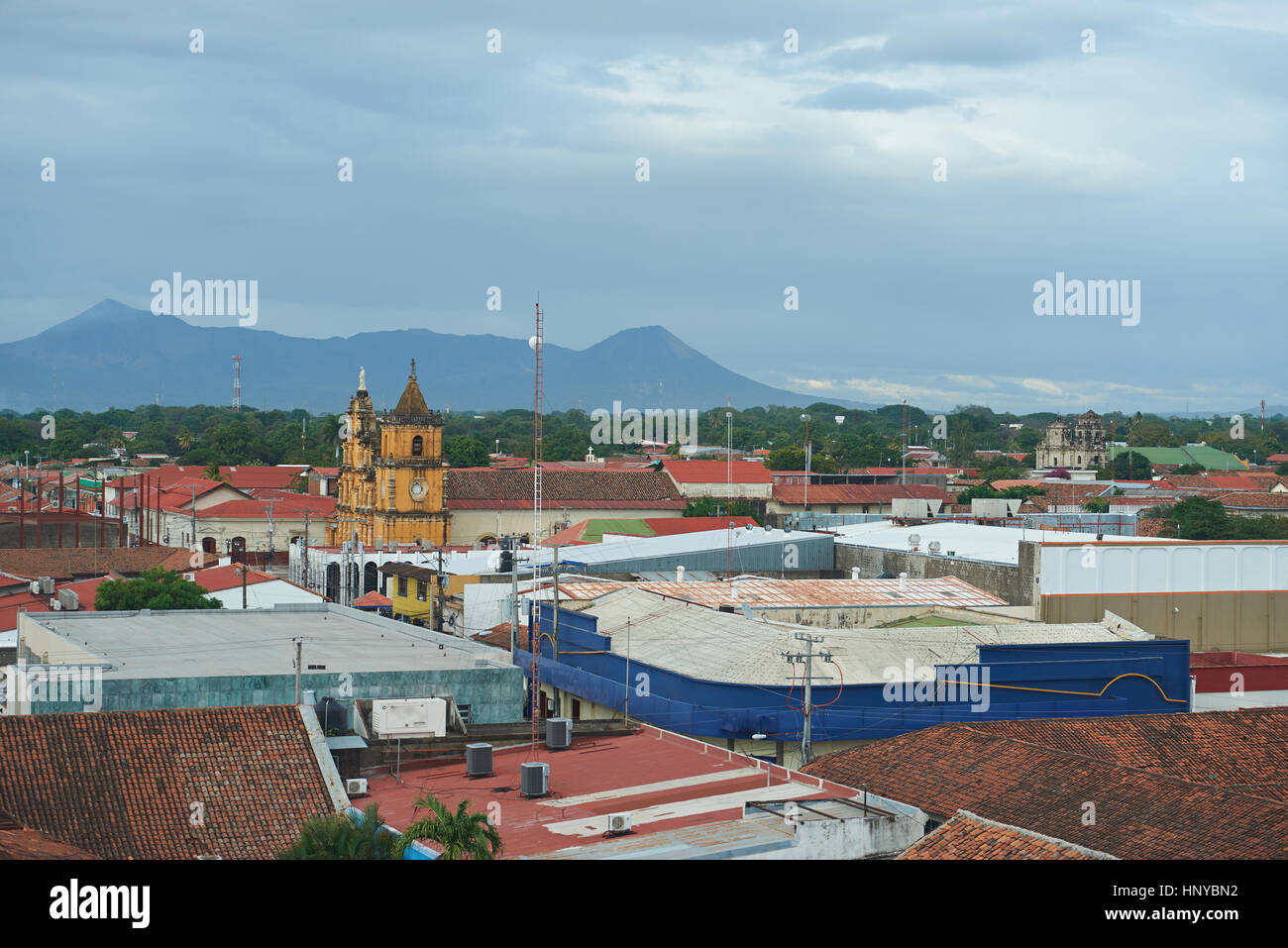 Stadtbild von Leon Stadt in NIcaragua während des Tages Stockfoto