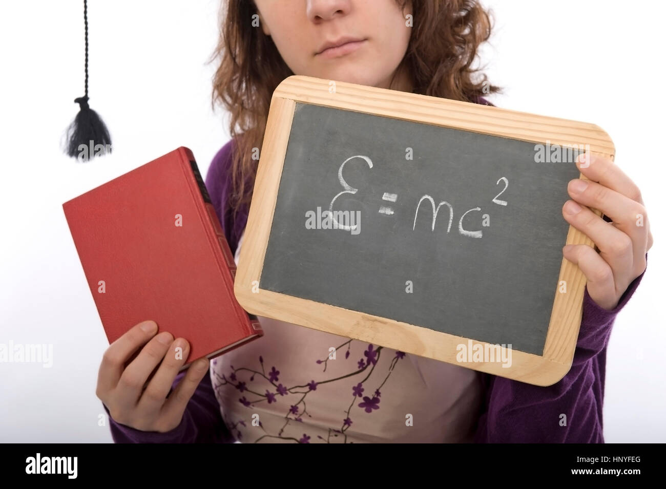 Model-release, Absolventin Mit Schiefertafel, Relativitaetstheorie, Symbolbild - Absolvent mit Schwarzes Brett, Relativitätstheorie Stockfoto