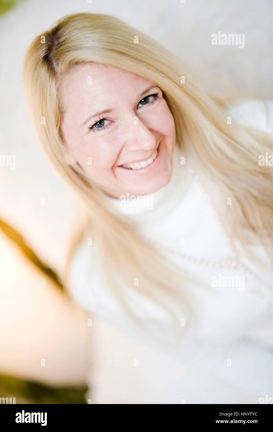 Model Release, anziehend, Blonde Frau, 35 +, Im Portrait - attraktive, blonde Frau im portrait Stockfoto