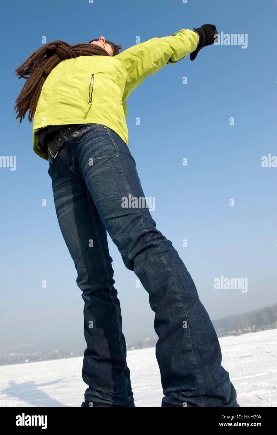 Model Release, Junge Frau Im Winter - Frau im winter Stockfoto
