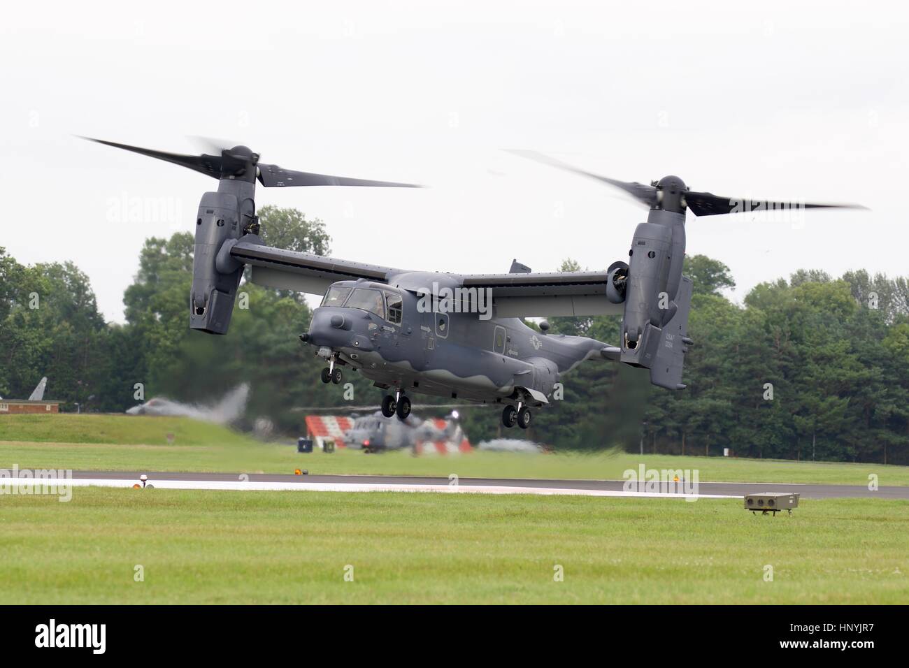 Bell-Boeing v-22 Osprey erklingt in der Royal International Air Tattoo Stockfoto