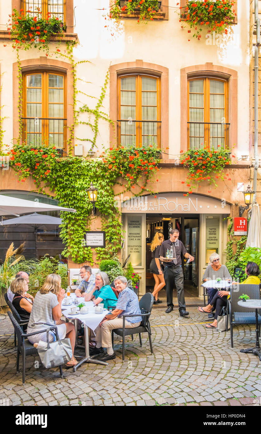 Terrasse des Hotel Restaurant rohan Stockfoto
