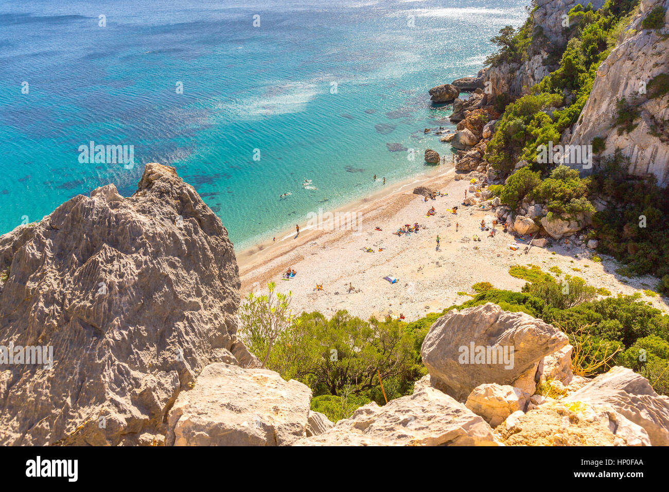 Der kleine Strand von Cala Fuili, Golf von Orosei, Nationalpark Gennargentu, Nuoro, Sardinien, Italien. Stockfoto