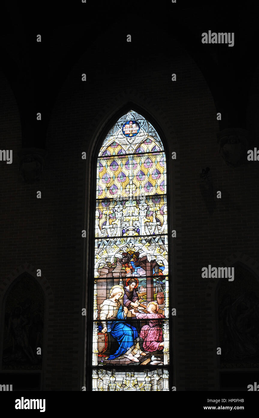 Baton Rouge, Louisiana, USA: Buntglas Kirchenfenster. Stockfoto