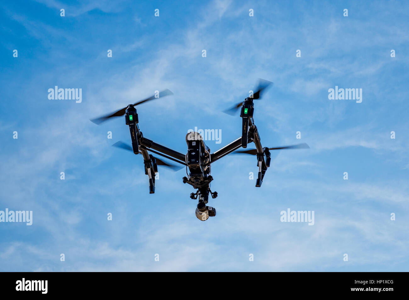 DJI-Drohne Phantom zu inspirieren, über dem Himmel Stockfoto