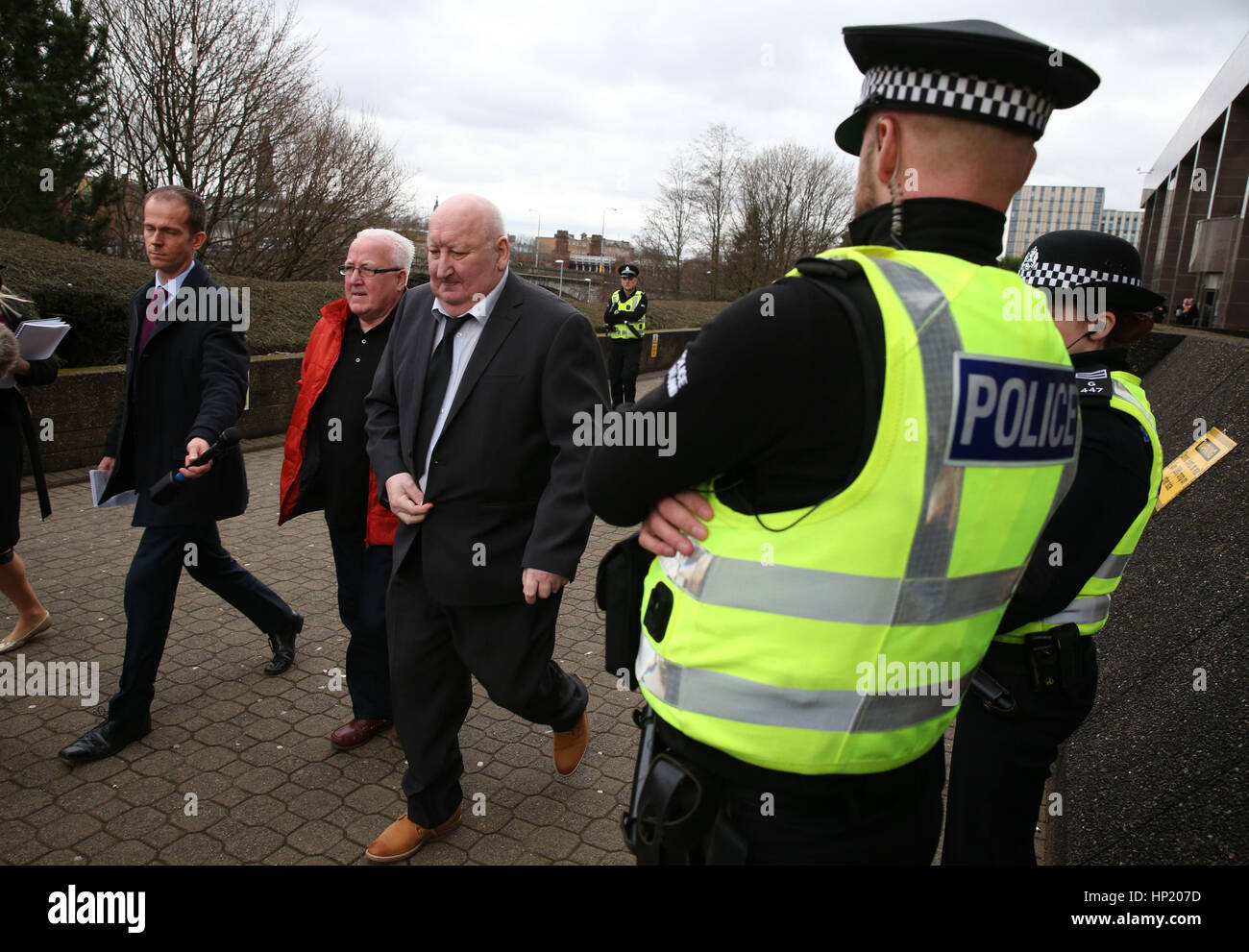 Harry Clarke, der Fahrer des LKW bin, der abgestürzt, sechs Menschen getötet, im Jahr 2014 außen Glasgow Sheriff Court wo er zugelassen schuldhaften und rücksichtsloses Fahren an gesonderten Terminen neun Monate nach der Tragödie. Stockfoto