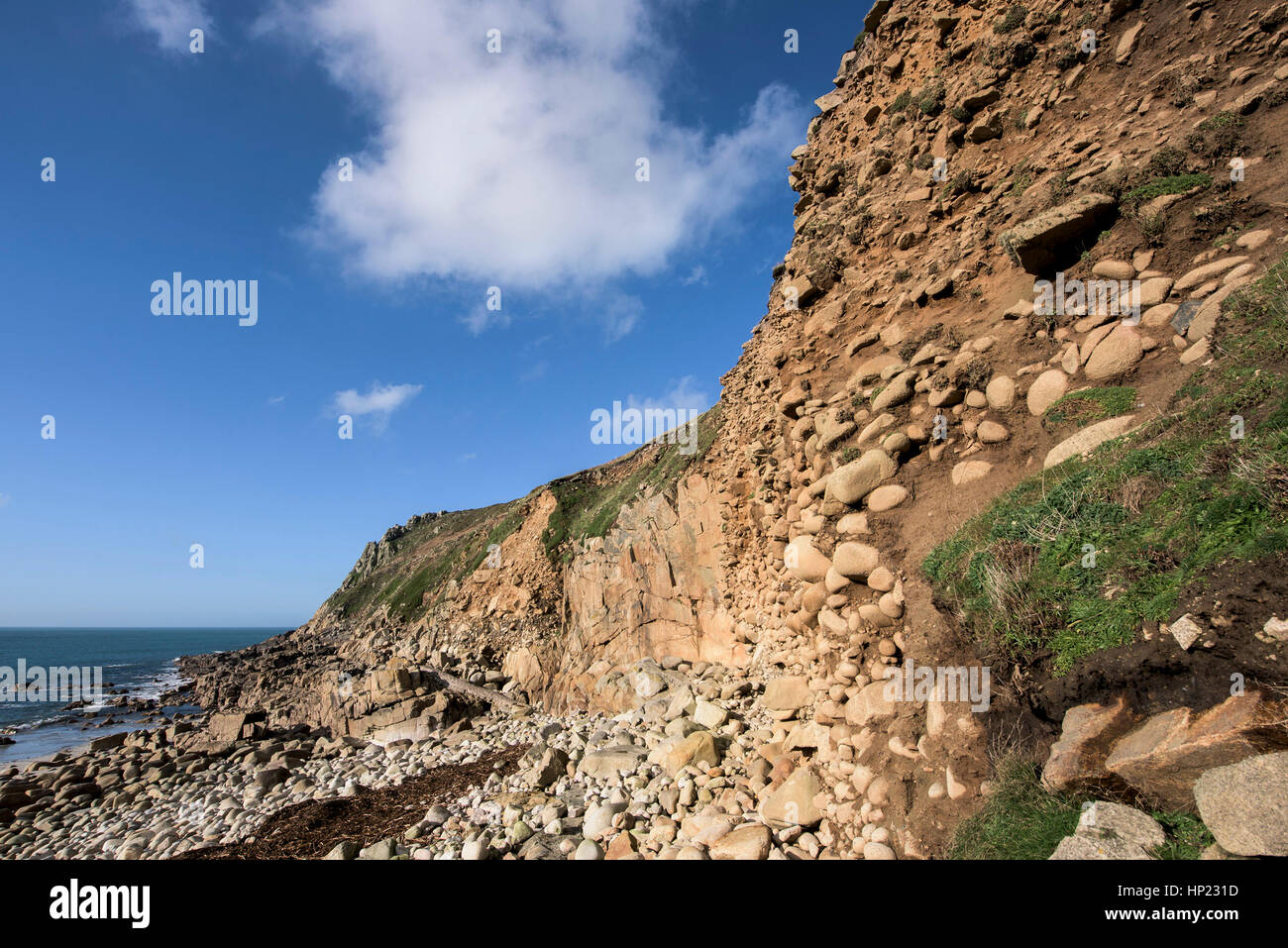 Geologie geologische angehoben Strand Porth Nanven Cornwall England UK SSSI. Stockfoto