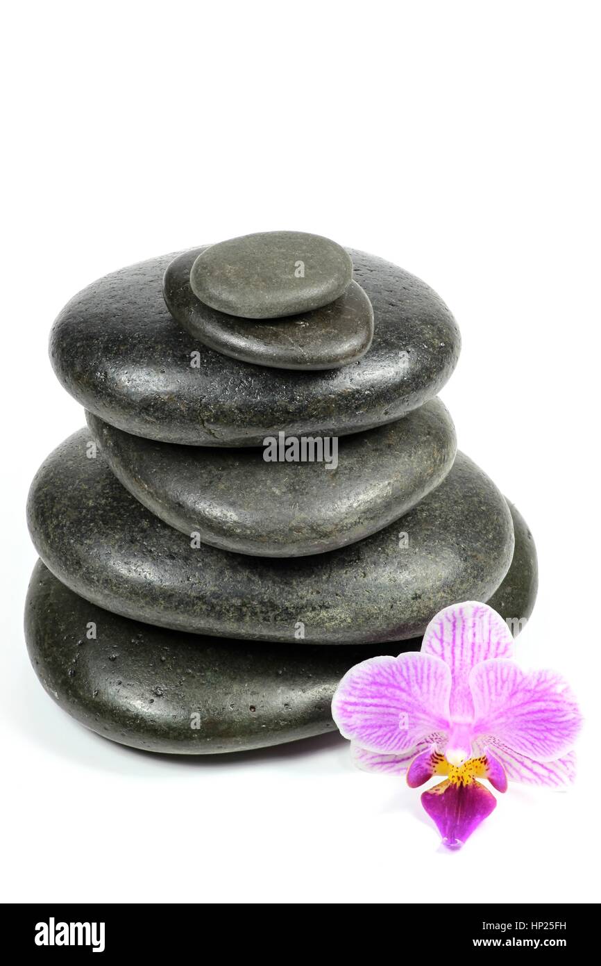 Basaltsteine für hot-Stone massage isolierten auf weißen Hintergrund Stockfoto