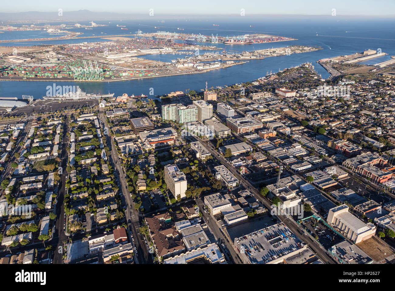 Los Angeles, Kalifornien, USA - 16. August 2016: Luftaufnahme der Innenstadt von San Pedro und Terminal Island in Süd-Kalifornien. Stockfoto