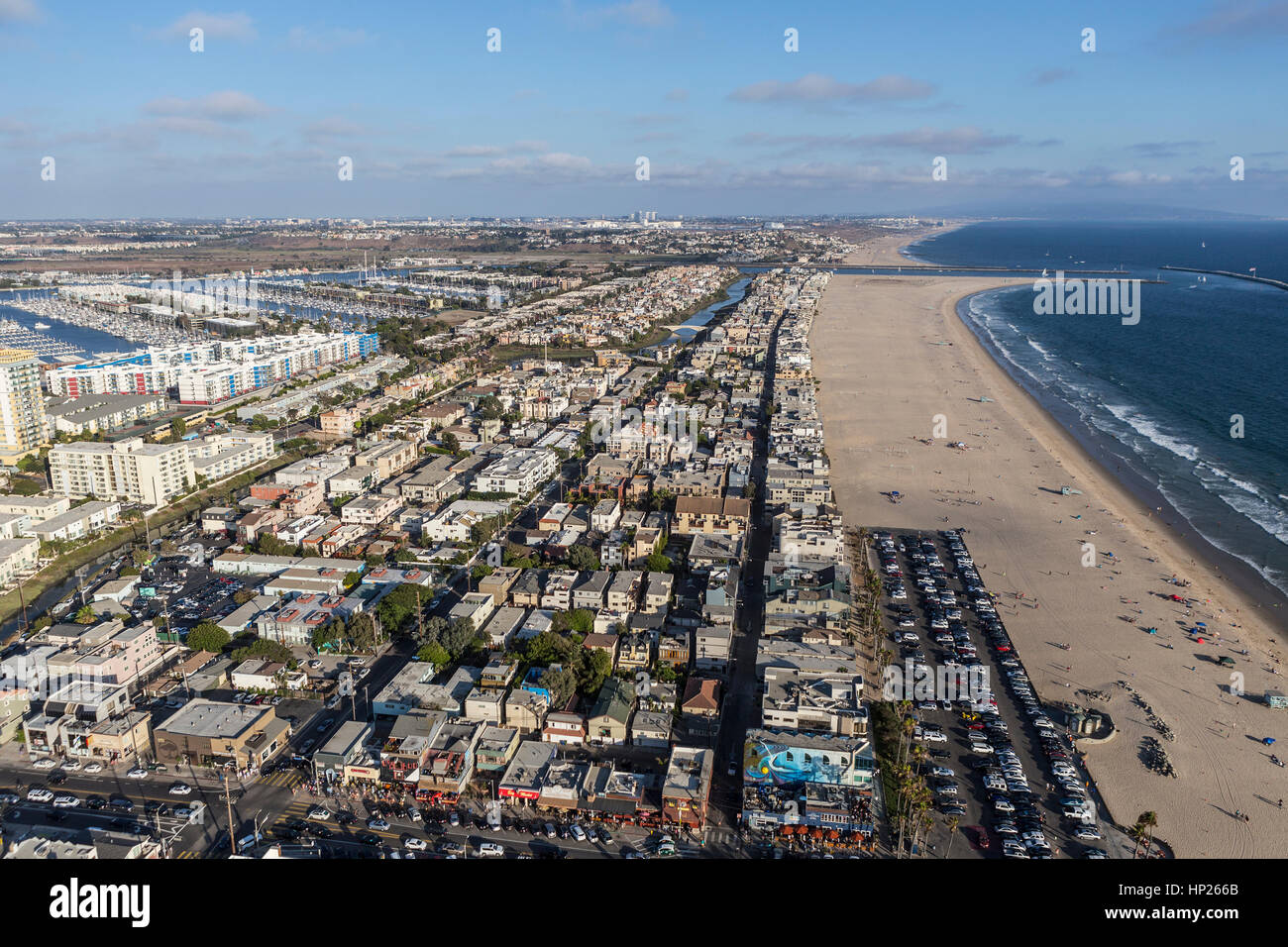 Los Angeles, Kalifornien, USA - 6. August 2016: Sommer Nachmittag Luftaufnahme des beliebten Venice Beach in Süd-Kalifornien. Stockfoto