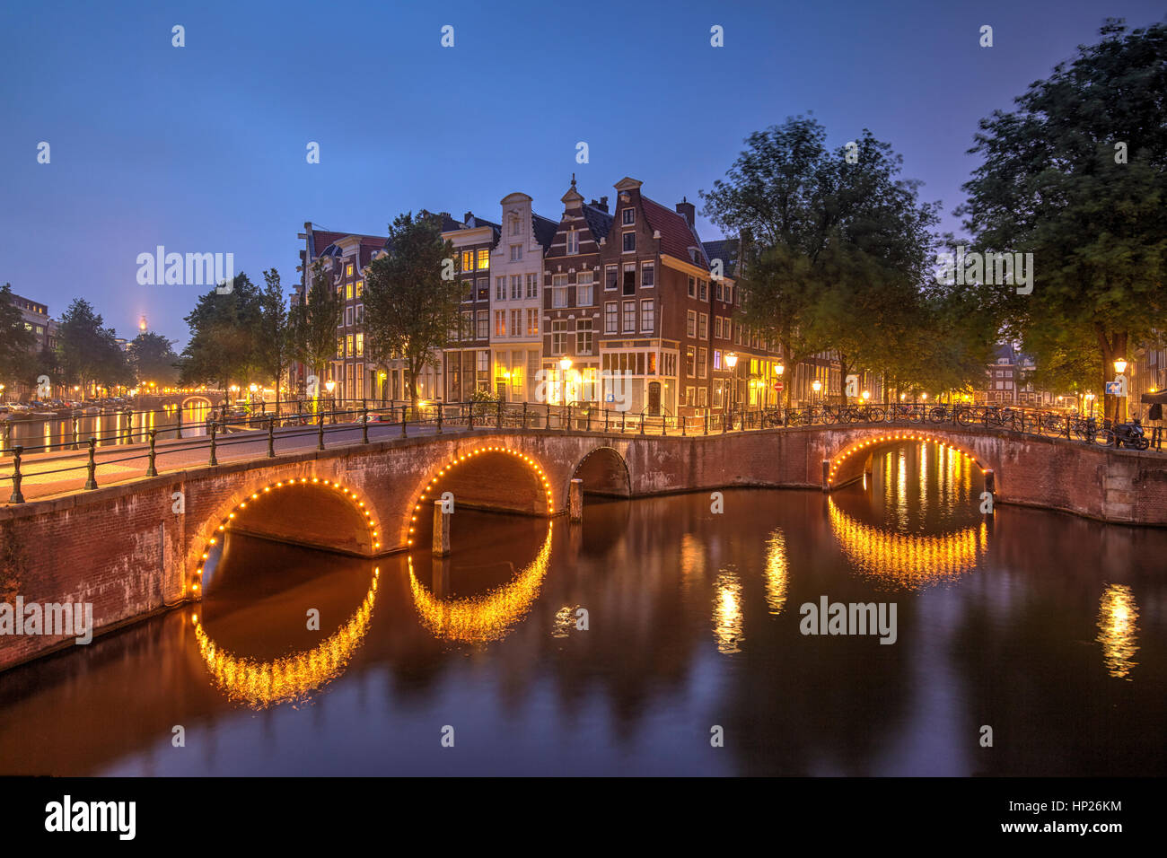 Traditionelle Grachten in Amsterdam, Niederlande Stockfoto