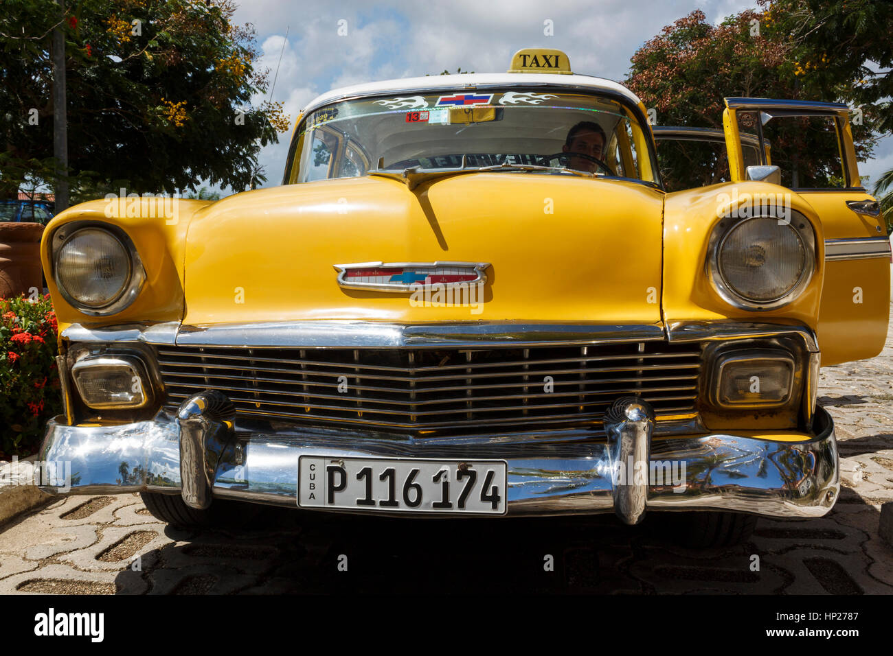 50er Jahre gelb Chevrolet in Kuba Stockfoto