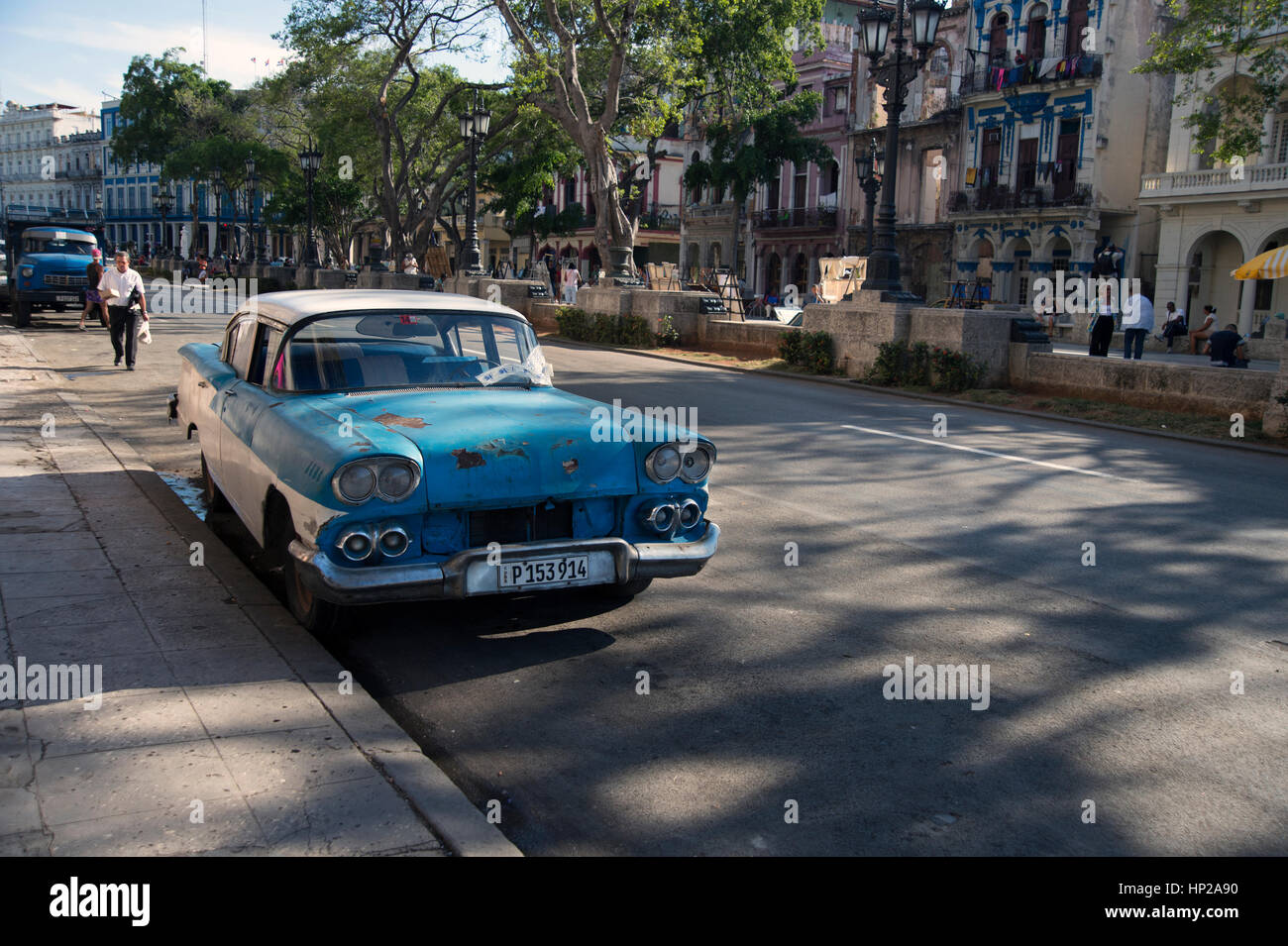 Ein klassischer Vintage-Beat up amerikanischen 50er Jahre Auto geparkt entlang Der Prado im Centro Havana Kuba Stockfoto