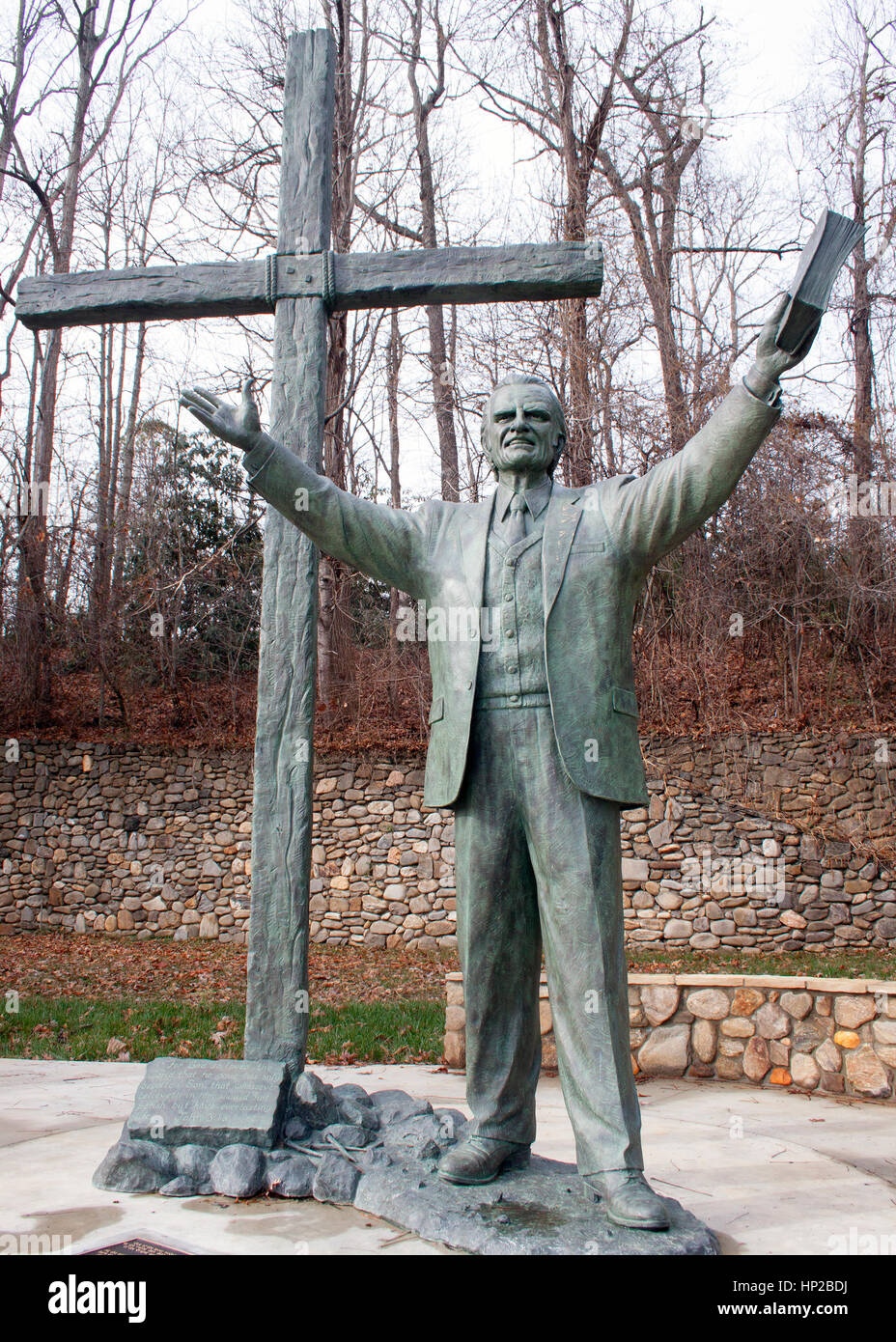 Eine Bronzestatue des Evangelisten Billy Graham steht in Ridgecrest, North Carolina und ehrt sein weltweites amt und sein lebenslanges spirituelles Erbe. Stockfoto