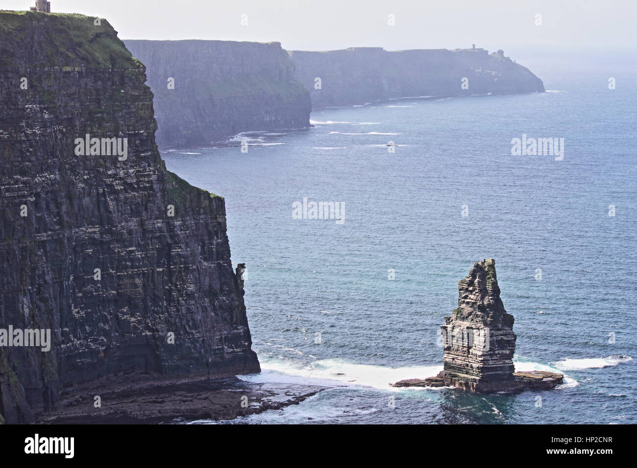 Klippen von Moher. County Clare, Irland - HDR Stockfoto