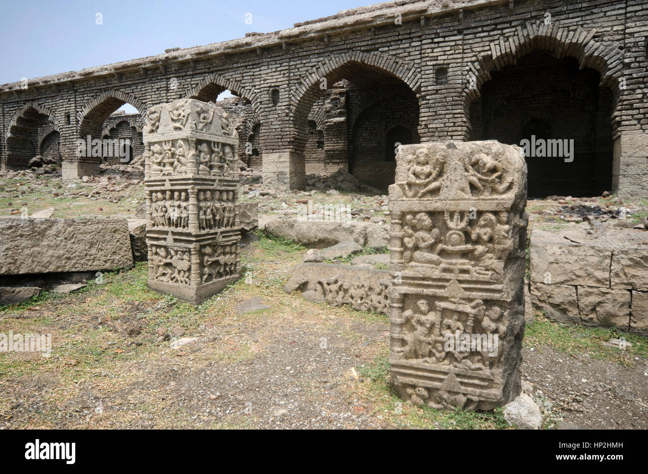 Altes Gebäude in der Nähe von Palasdeo Tempel, in der Nähe von Ujani Dam, Maharashtra, Indien Stockfoto