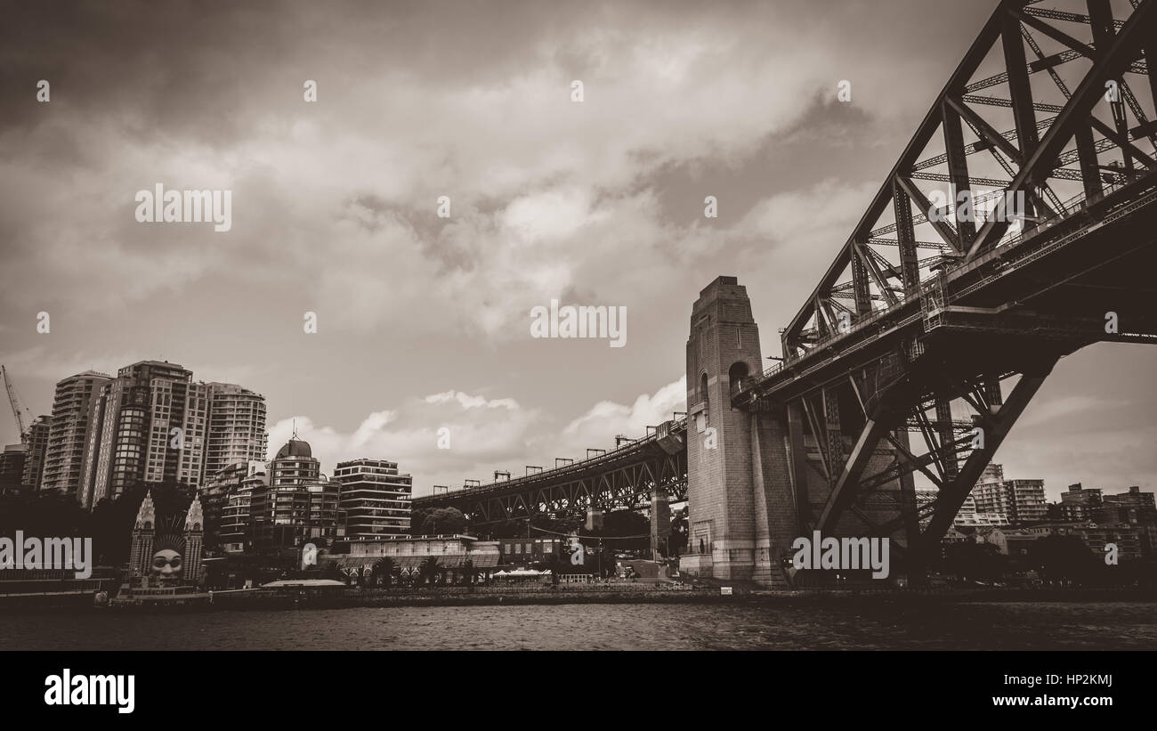 Sydney Harbour Bridge & Stadtbild Stockfoto