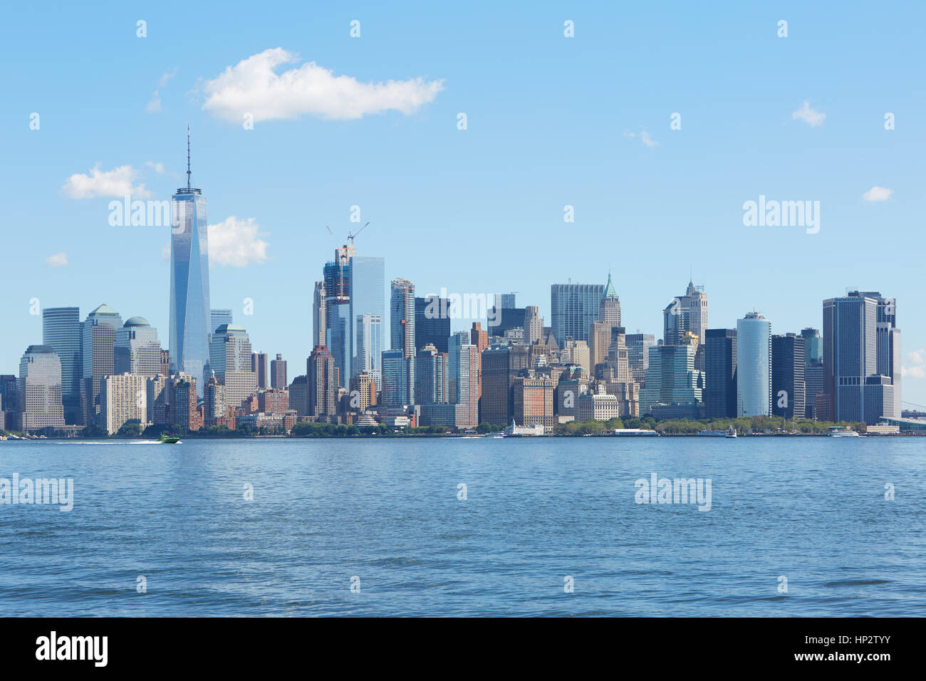 New York City Skyline-Blick an einem klaren sonnigen Tag Stockfoto