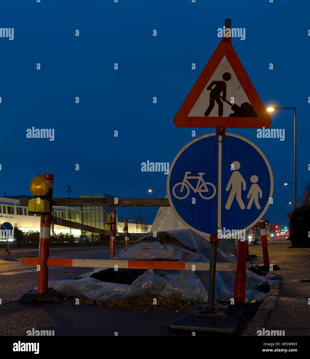 Straßenarbeiten in residental Vorort nach Kopenhagen. Stockfoto