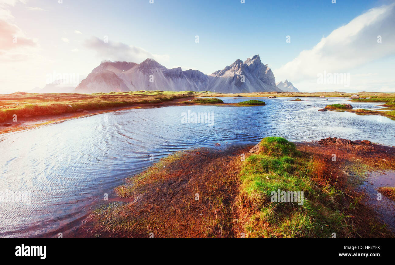 Sanfte Pisten, verschneite Berge und Gletscher. Wunderschöne Herbst Icel Stockfoto
