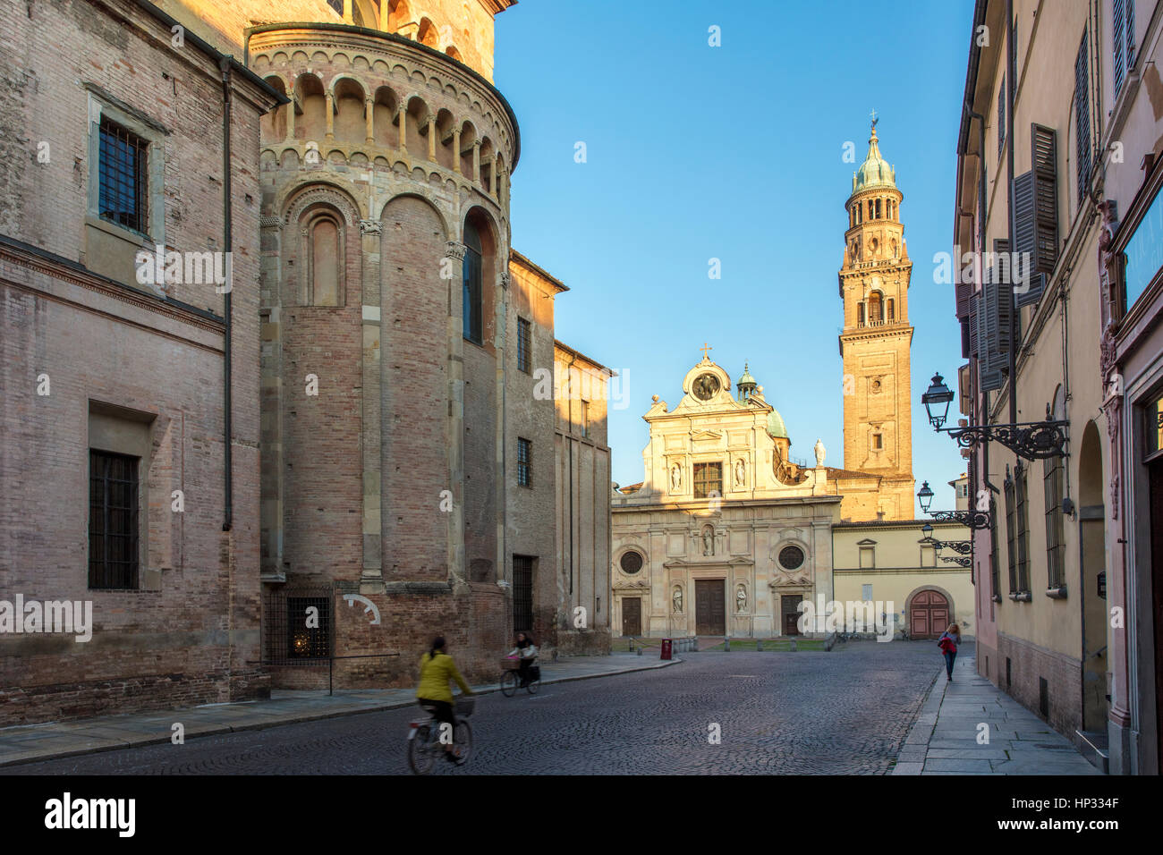 Am Abend Blick über Kardinal Ferrari in Richtung Chiesa San Giovanni, Parma, Emilia-Romagna, Italien Stockfoto