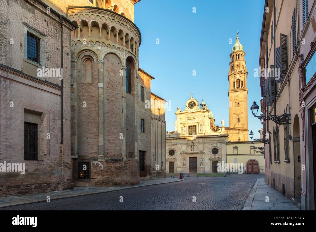 Am Abend Blick über Kardinal Ferrari in Richtung Chiesa San Giovanni, Parma, Emilia-Romagna, Italien Stockfoto