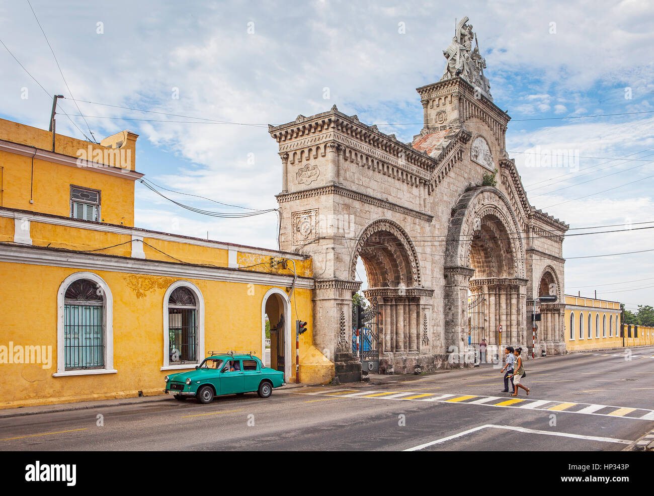 Haupttor, Cementerio Cristobal Colon, Dickdarm Friedhof, La Habana, Kuba Stockfoto