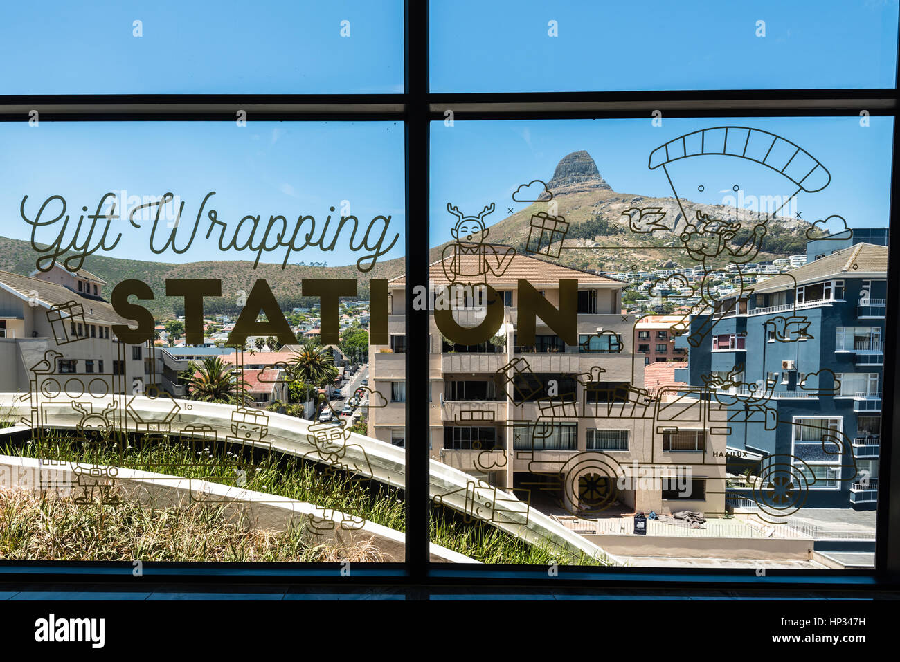 Cape Town, South Africa - 30. November 2016: Weihnachtsdekoration auf das Schaufenster der The Point Mall in Cape Town, South Africa, Förderung ihrer gif Stockfoto