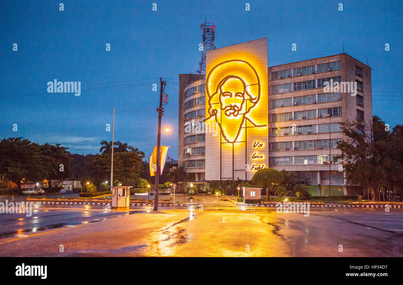 Revolution quadratisch, Wandbild von Camilo Cienfuegos, La Habana, Kuba Stockfoto