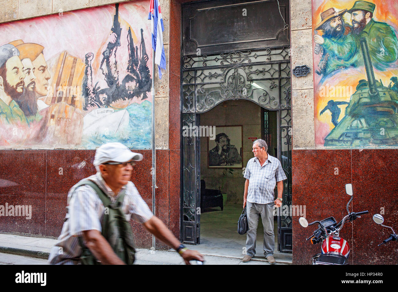 Politische Propaganda, gemalt an der Wand, Habana Vieja-Bezirk, La Habana, Kuba Stockfoto