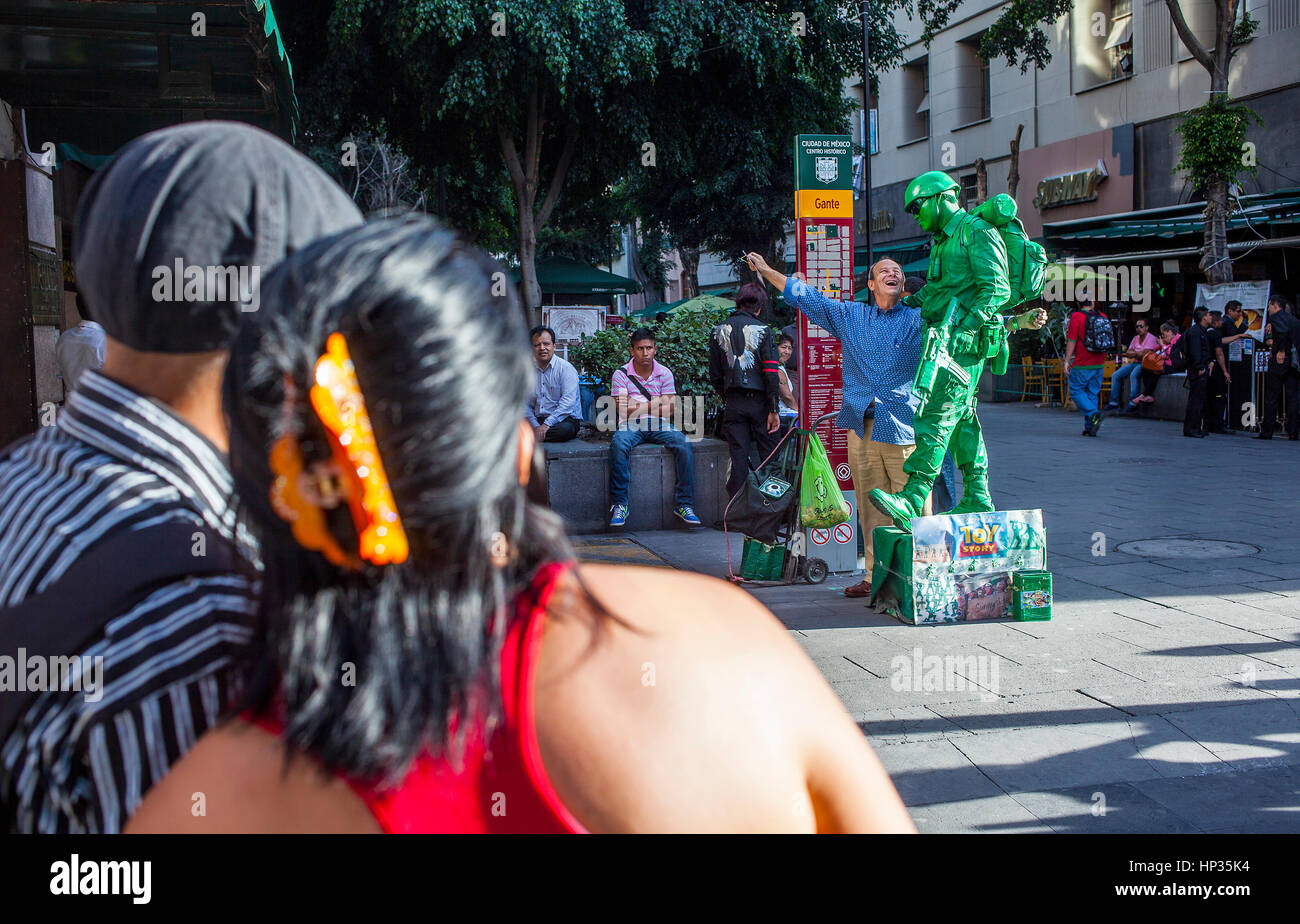 Streetart-Künstler, Francisco I Madero Street, Shopping Avenue, Mexico City, Mexiko Stockfoto