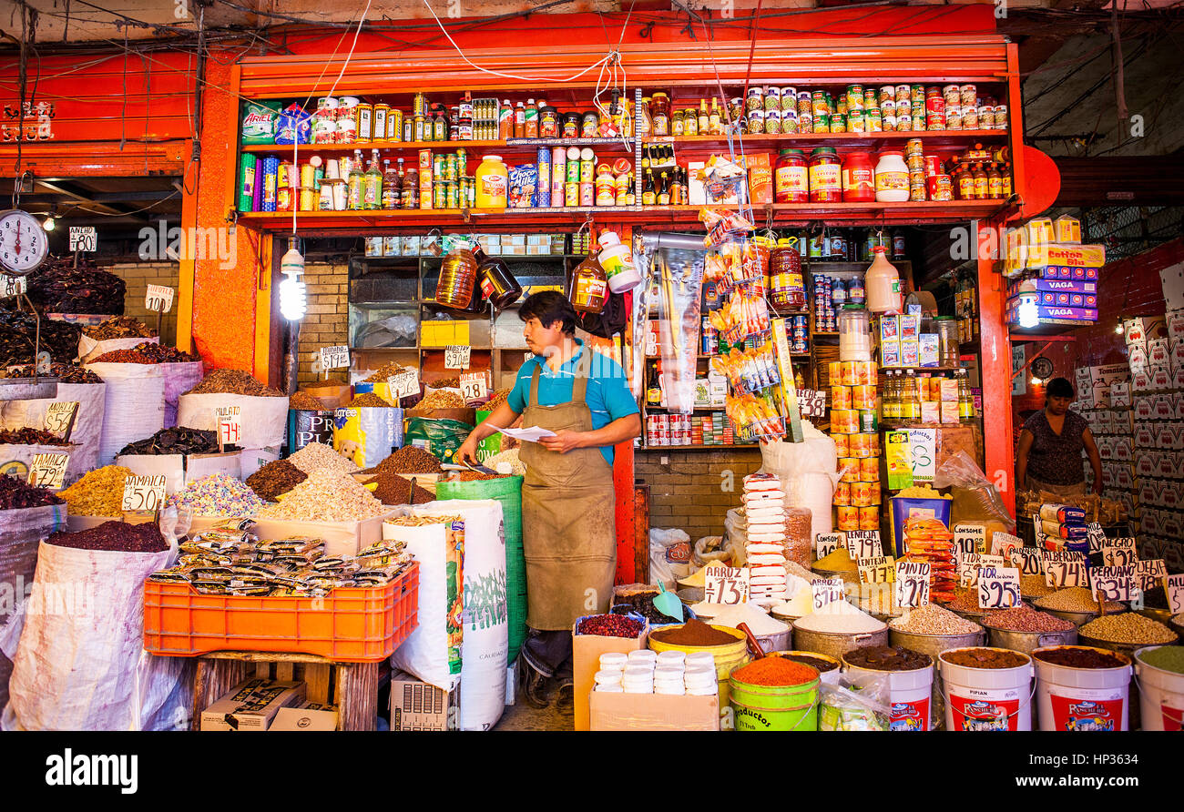 La Merced Markt, Essen waren und Mole Saucen, Mexiko City, Mexiko Stockfoto