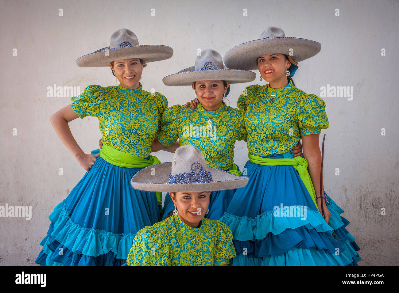Escaramuzas. Eine Charreada mexikanische Rodeo auf dem Lienzo Charro Zermeno, Guadalajara, Jalisco, Mexiko Stockfoto
