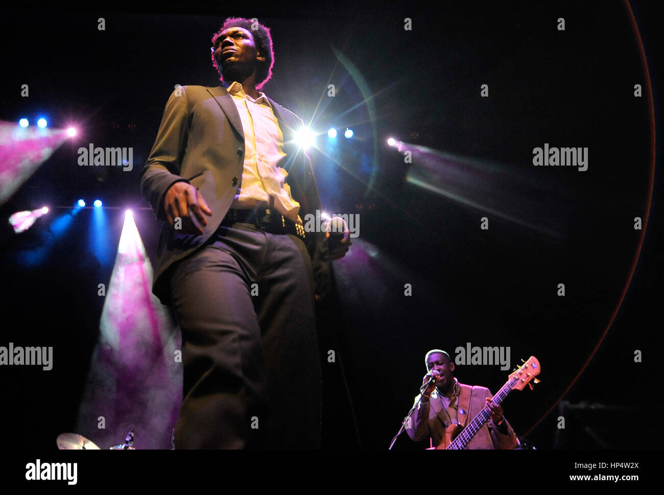 11.02.2011 DUDELANGE, Luxemburg: belgische Sängerin LubumbashiBelgian Rapperperfoms bei seinem Konzert in Dudelange, präsentiert seine Kinshasa Succursale ein Stockfoto